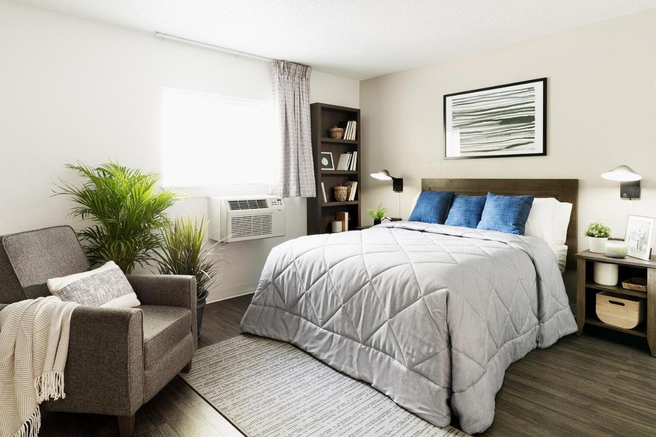 Intown Suites Extended Stay Minneapolis Mn - Бернсвілл Екстер'єр фото