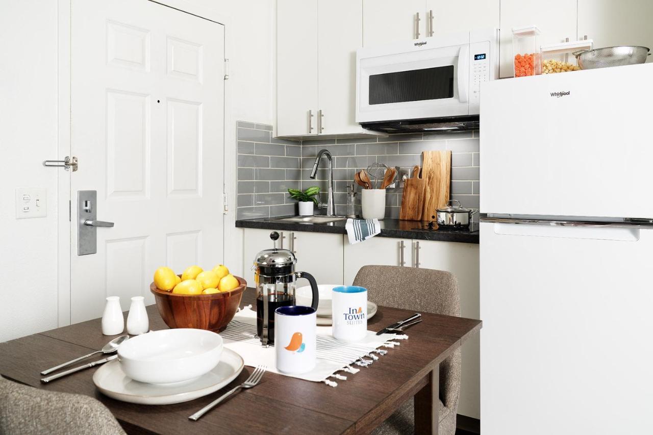 Intown Suites Extended Stay Minneapolis Mn - Бернсвілл Екстер'єр фото