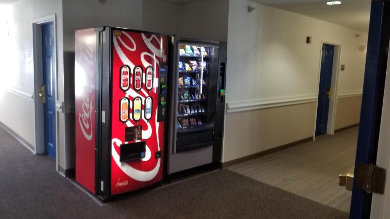 Intown Suites Extended Stay Minneapolis Mn - Бернсвілл Екстер'єр фото