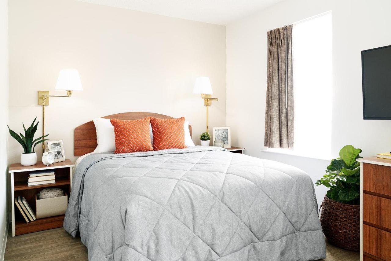 Intown Suites Extended Stay Minneapolis Mn - Бернсвілл Екстер'єр фото